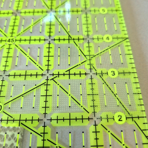 Omnigrip by Non-Slip Ruler 6" x 12" Neon Green Rectangular Sewing Quilting - Picture 5 of 10